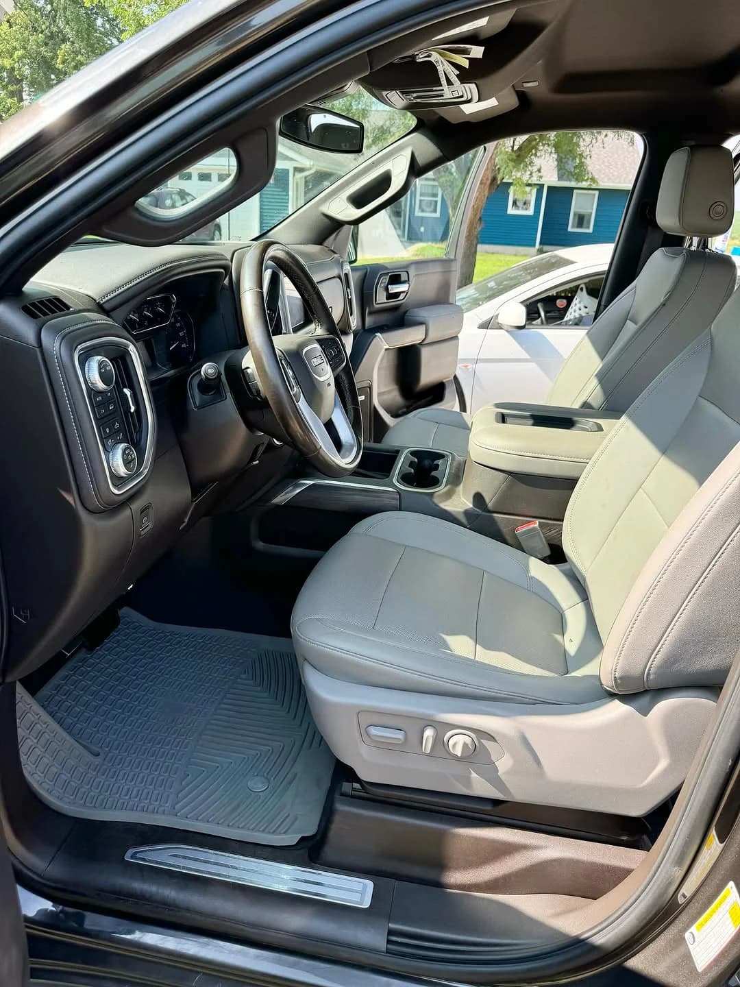 GMC Sierra interior detail with pet-hair removal, work photo 2